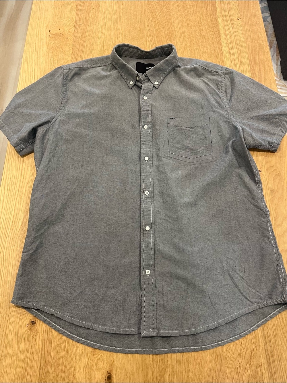 Hurley
Short Sleeve Button-Down Shirt
Men's Size XL - Picture 3 of 8